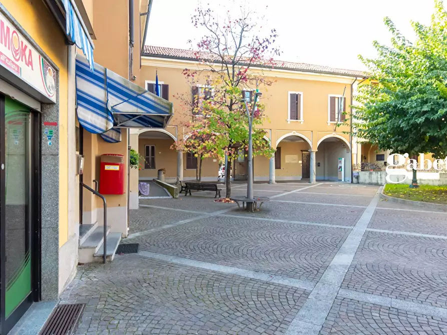 Immagine 7 di Negozio in vendita  in Piazza Della Vittoria 3 a Paderno D'adda