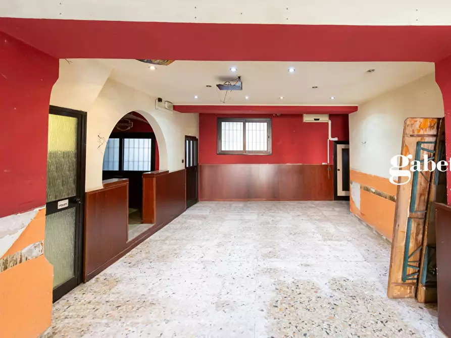 Immagine 9 di Negozio in vendita  in Piazza Della Vittoria 3 a Paderno D'adda