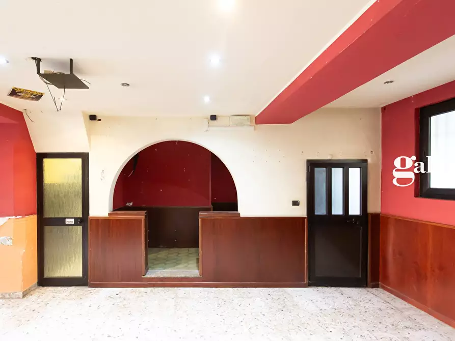 Immagine 12 di Negozio in vendita  in Piazza Della Vittoria 3 a Paderno D'adda