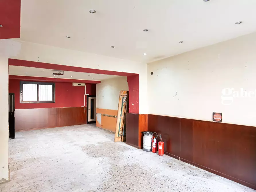 Immagine 16 di Negozio in vendita  in Piazza Della Vittoria 3 a Paderno D'adda