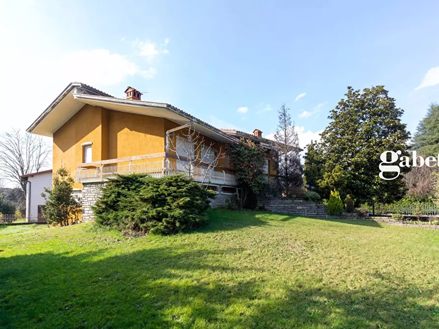 Immagine 1 di Villa in vendita  in Via Trento 28 a Osnago