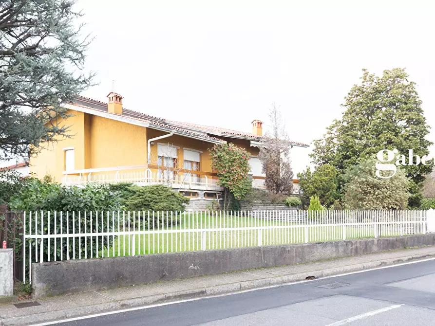Immagine 3 di Villa in vendita  in Via Trento 28 a Osnago