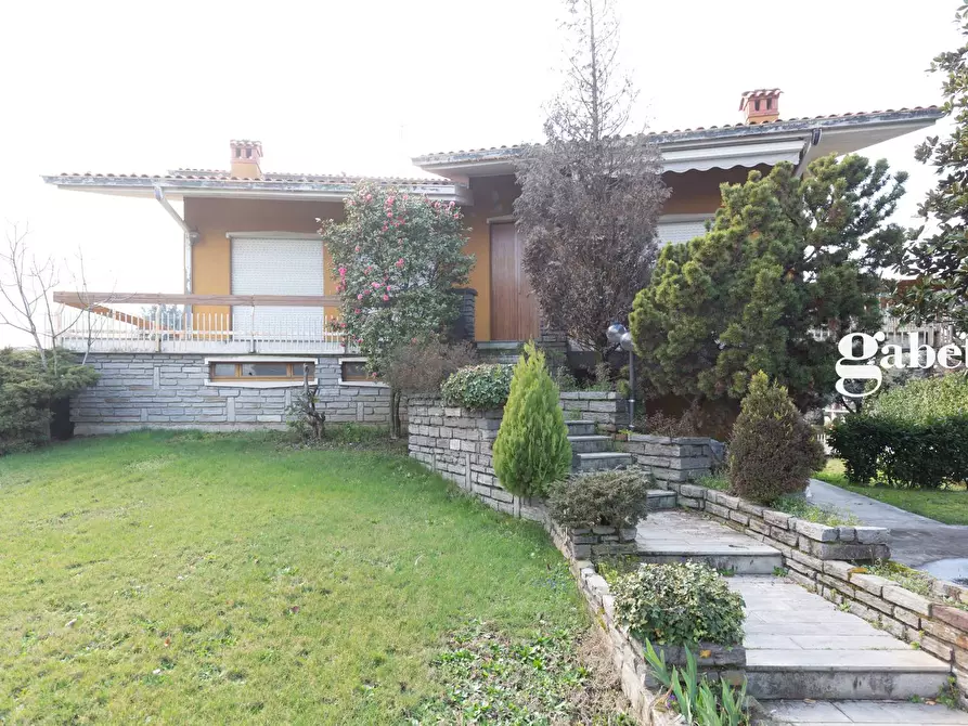 Immagine 6 di Villa in vendita  in Via Trento 28 a Osnago