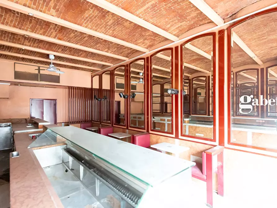 Immagine 14 di Negozio in vendita  in Piazza Prinetti 18 a Merate