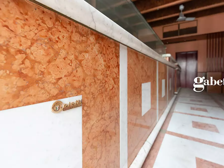 Immagine 16 di Negozio in vendita  in Piazza Prinetti 18 a Merate