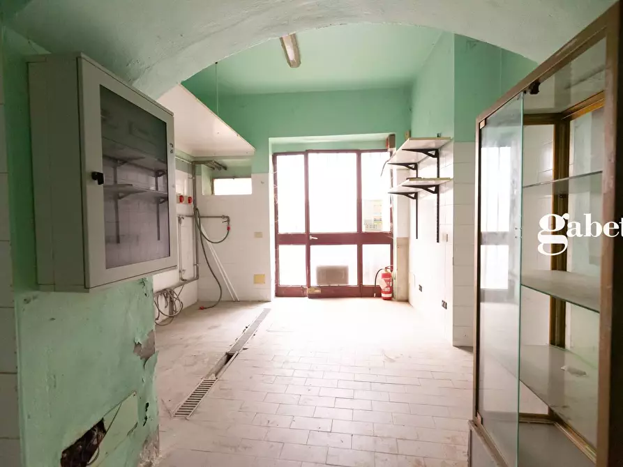 Immagine 21 di Negozio in vendita  in Piazza Prinetti 18 a Merate