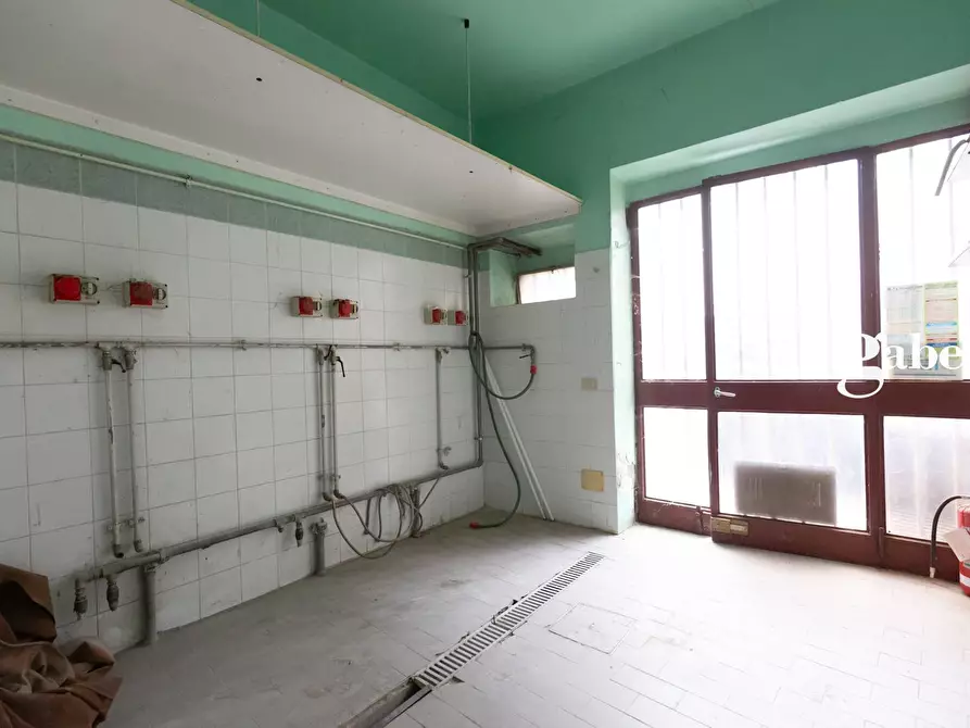 Immagine 22 di Negozio in vendita  in Piazza Prinetti 18 a Merate