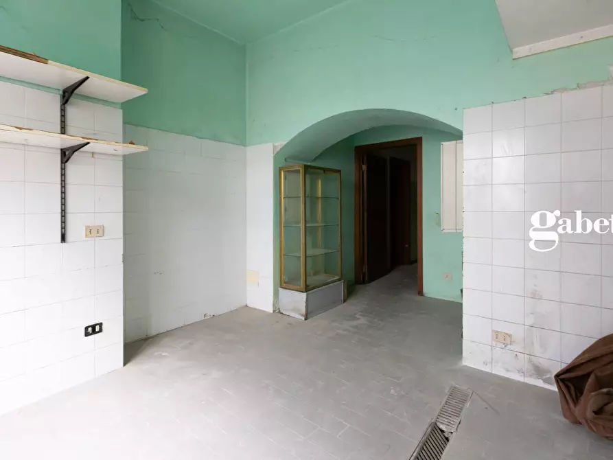 Immagine 23 di Negozio in vendita  in Piazza Prinetti 18 a Merate