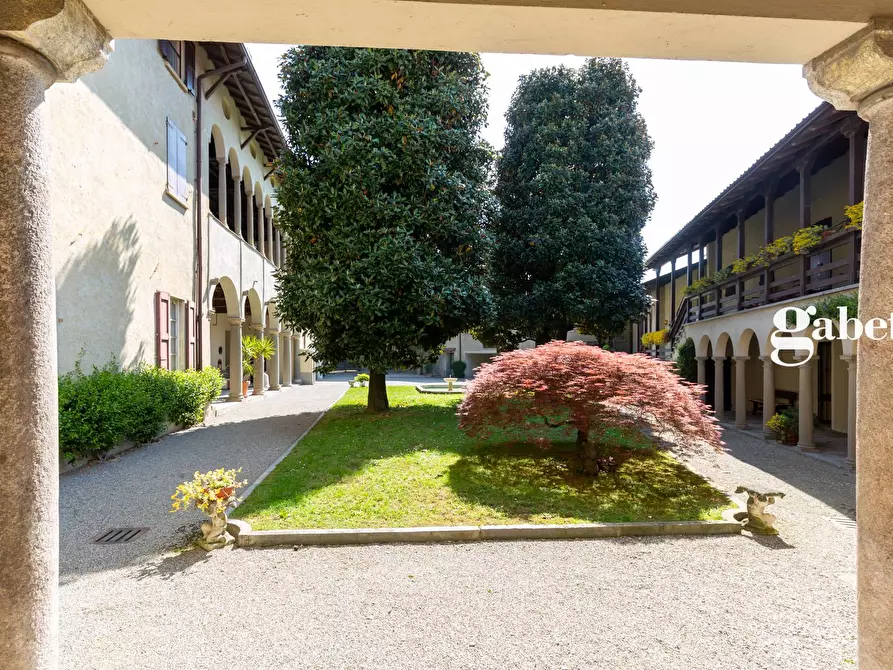 Immagine 10 di Appartamento in vendita  in Via Calco superiore 1 a Calco