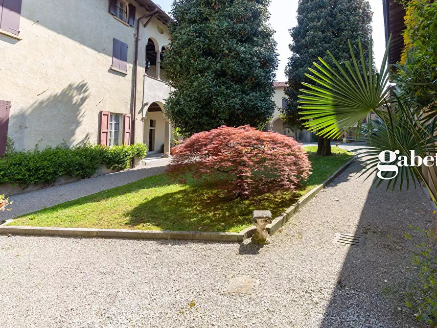 Immagine 11 di Appartamento in vendita  in Via Calco superiore 1 a Calco