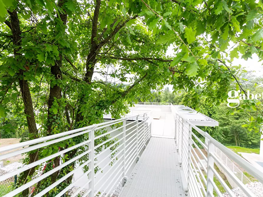 Immagine 9 di Villa in vendita  in VIA SAN PIETRO SNC a La Valletta Brianza