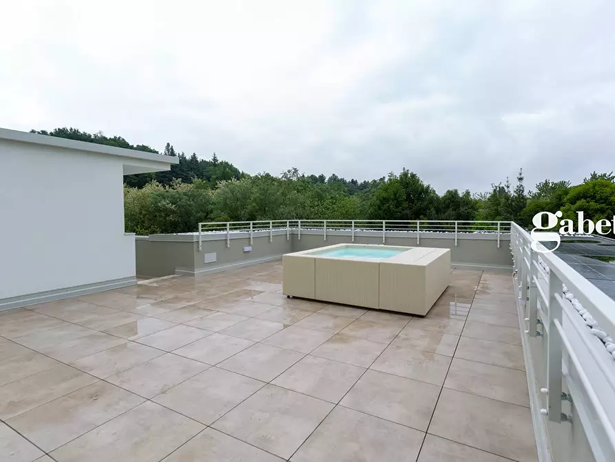 Immagine 17 di Villa in vendita  in VIA SAN PIETRO SNC a La Valletta Brianza