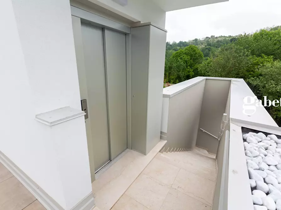 Immagine 24 di Villa in vendita  in VIA SAN PIETRO SNC a La Valletta Brianza