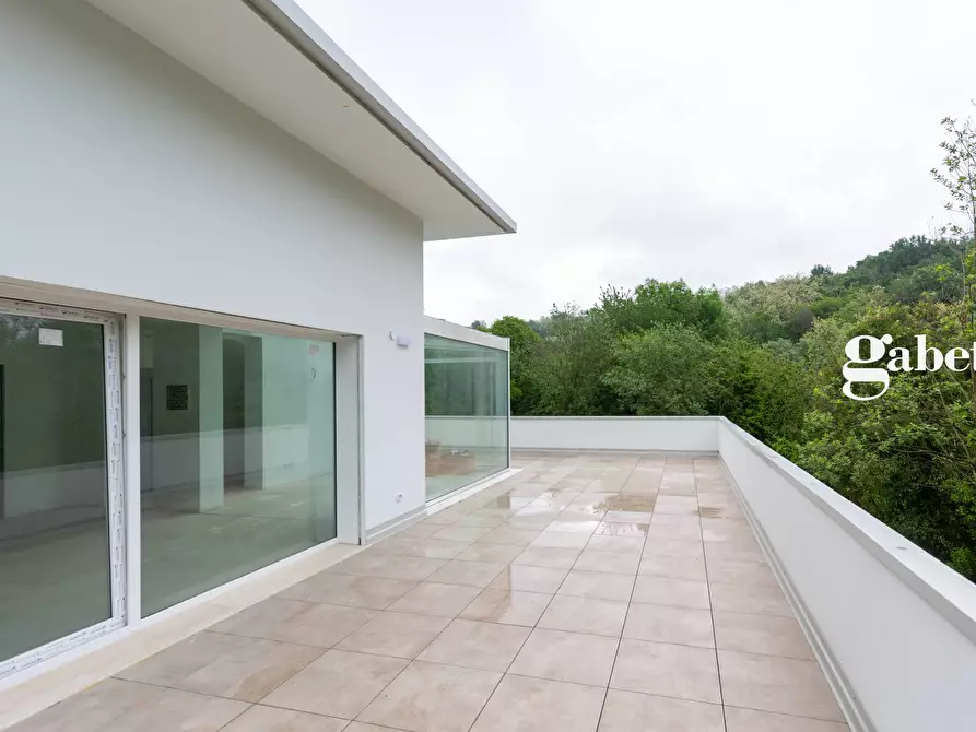 Immagine 27 di Villa in vendita  in VIA SAN PIETRO SNC a La Valletta Brianza