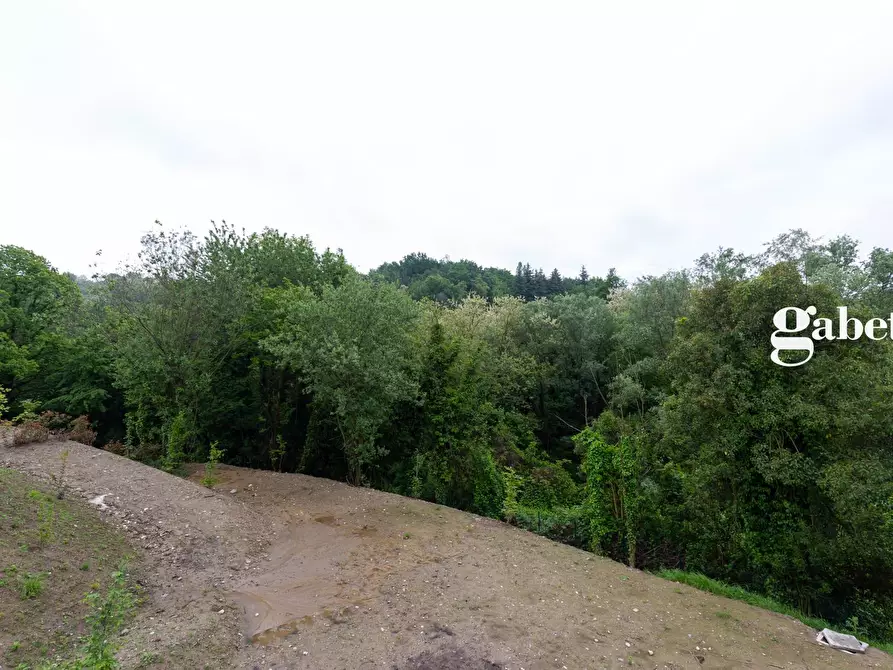 Immagine 30 di Villa in vendita  in VIA SAN PIETRO SNC a La Valletta Brianza