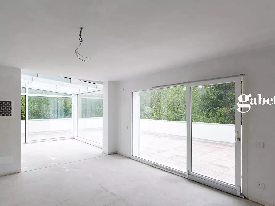 Immagine 32 di Villa in vendita  in VIA SAN PIETRO SNC a La Valletta Brianza