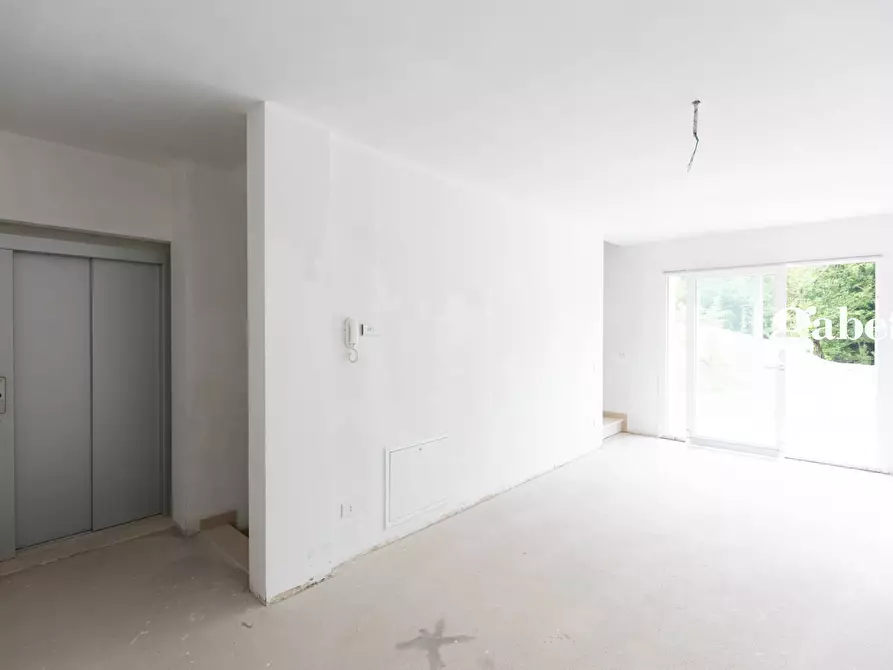 Immagine 35 di Villa in vendita  in VIA SAN PIETRO SNC a La Valletta Brianza