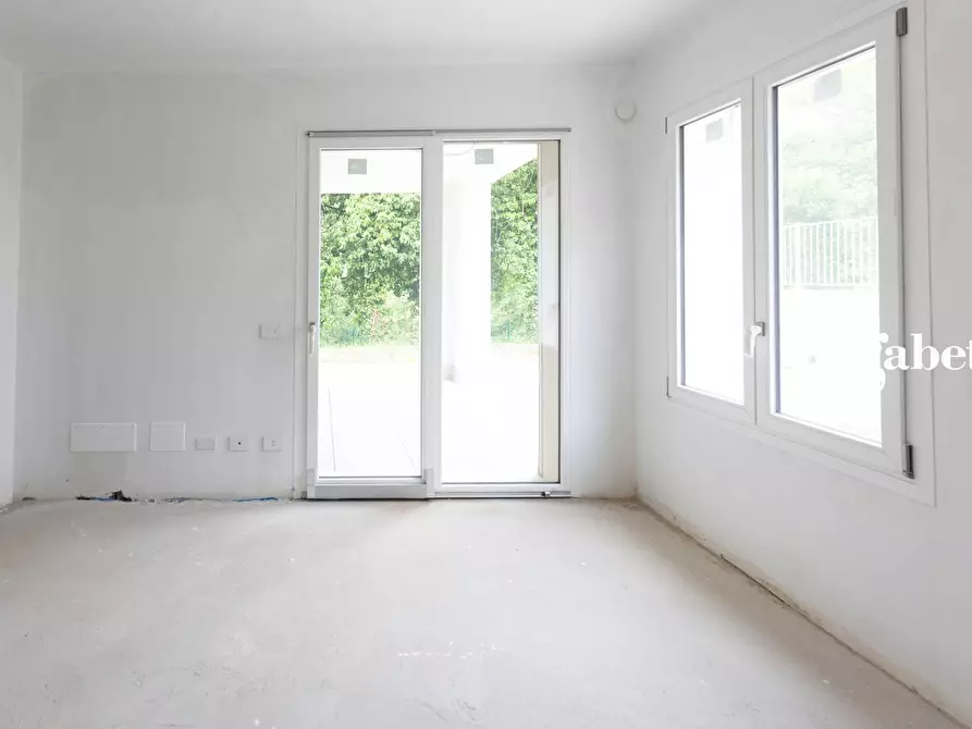 Immagine 39 di Villa in vendita  in VIA SAN PIETRO SNC a La Valletta Brianza