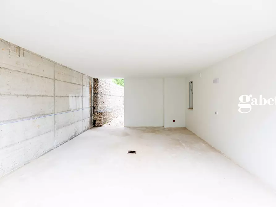 Immagine 41 di Villa in vendita  in VIA SAN PIETRO SNC a La Valletta Brianza