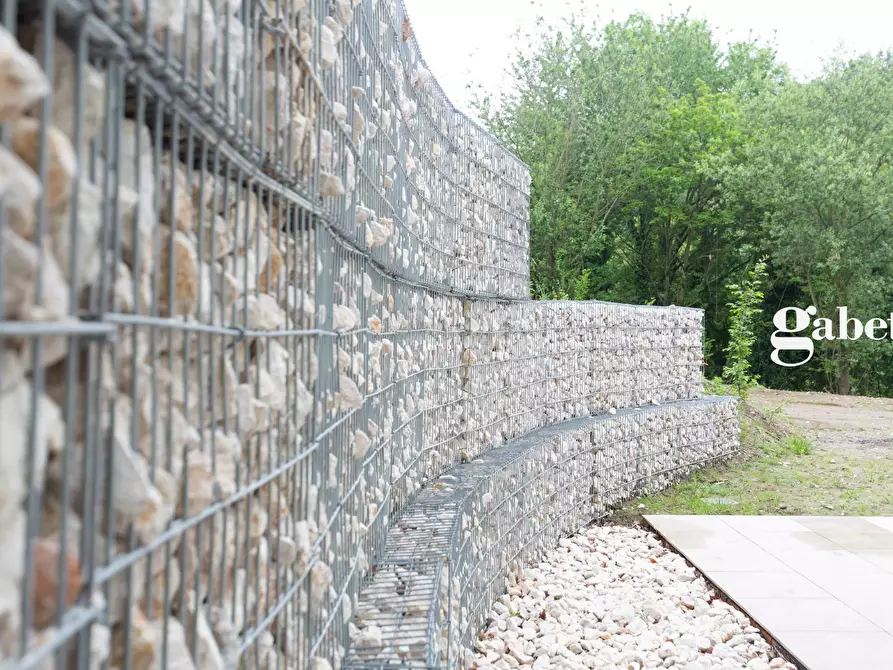 Immagine 43 di Villa in vendita  in VIA SAN PIETRO SNC a La Valletta Brianza