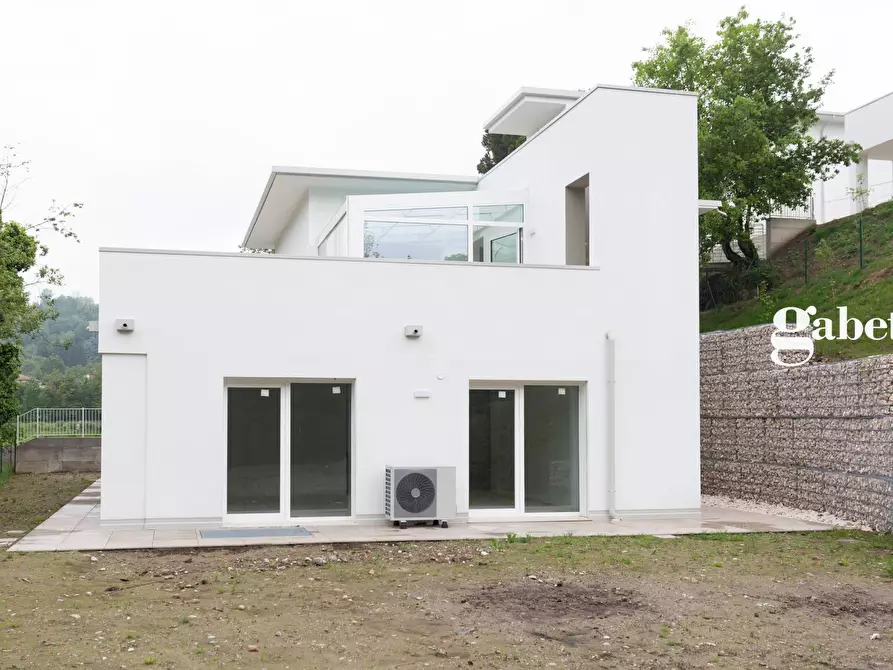 Immagine 45 di Villa in vendita  in VIA SAN PIETRO SNC a La Valletta Brianza