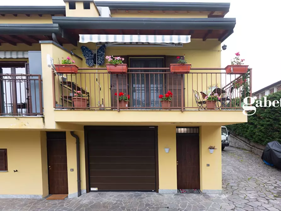 Immagine 2 di Villetta a schiera in vendita  in Vie Lecco 6 a Lomagna