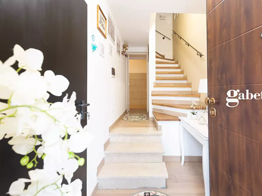 Immagine 4 di Villetta a schiera in vendita  in Vie Lecco 6 a Lomagna