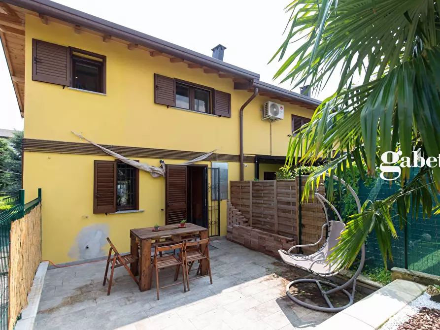 Immagine 13 di Villetta a schiera in vendita  in Vie Lecco 6 a Lomagna