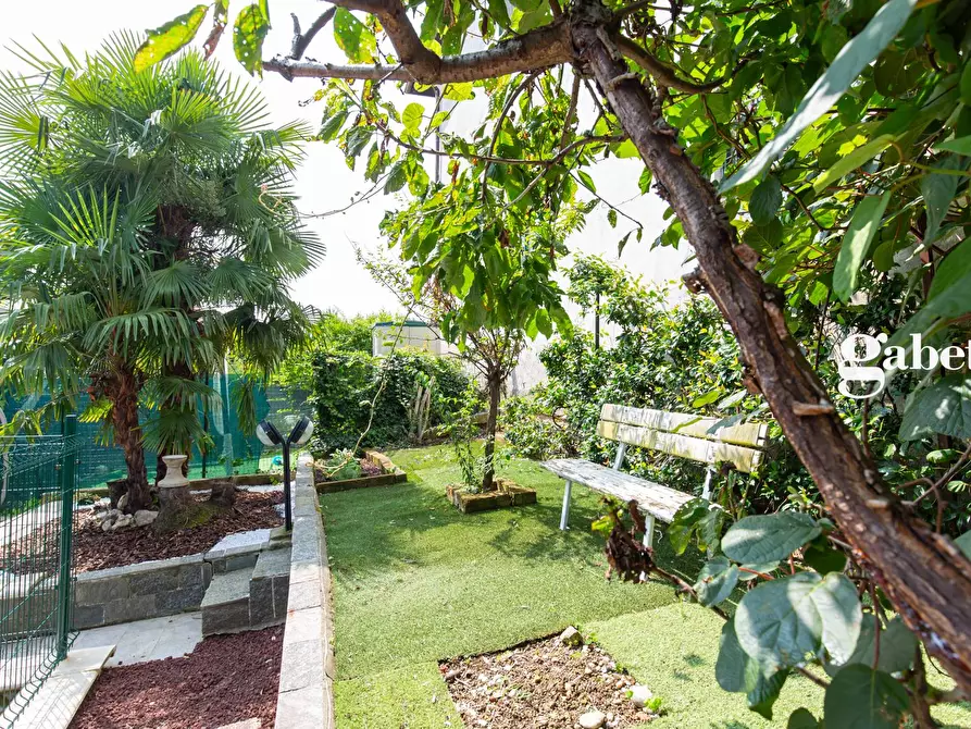 Immagine 14 di Villetta a schiera in vendita  in Vie Lecco 6 a Lomagna