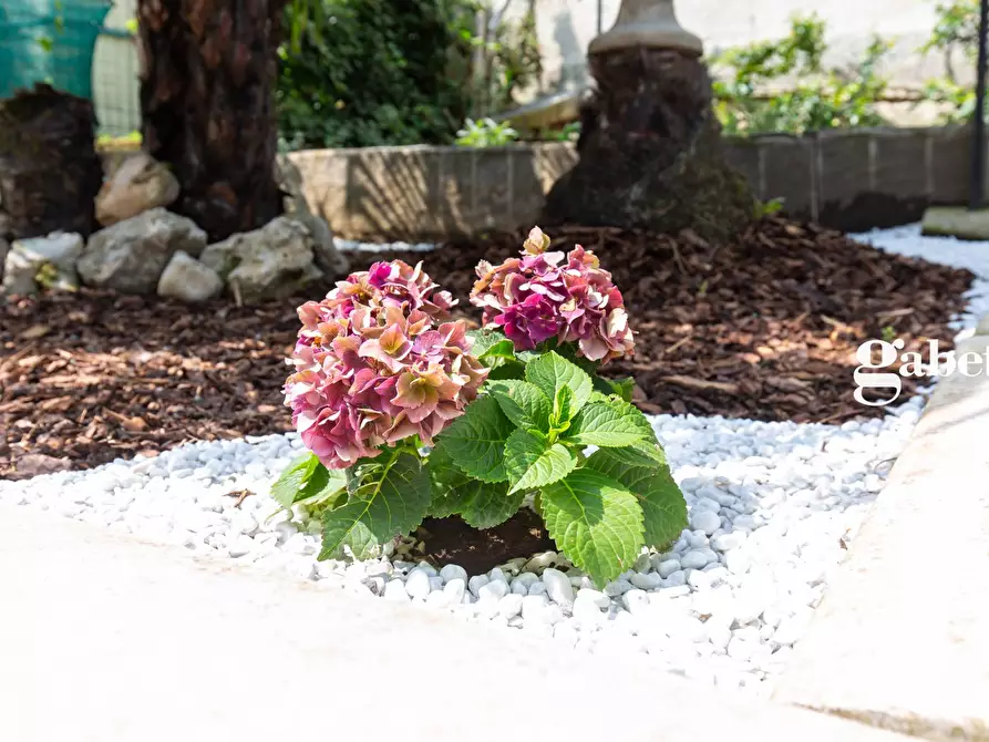 Immagine 15 di Villetta a schiera in vendita  in Vie Lecco 6 a Lomagna