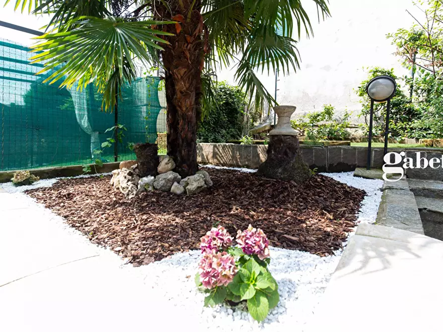 Immagine 16 di Villetta a schiera in vendita  in Vie Lecco 6 a Lomagna