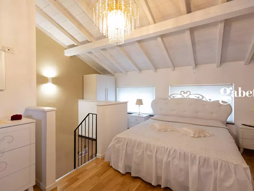 Immagine 18 di Villetta a schiera in vendita  in Vie Lecco 6 a Lomagna