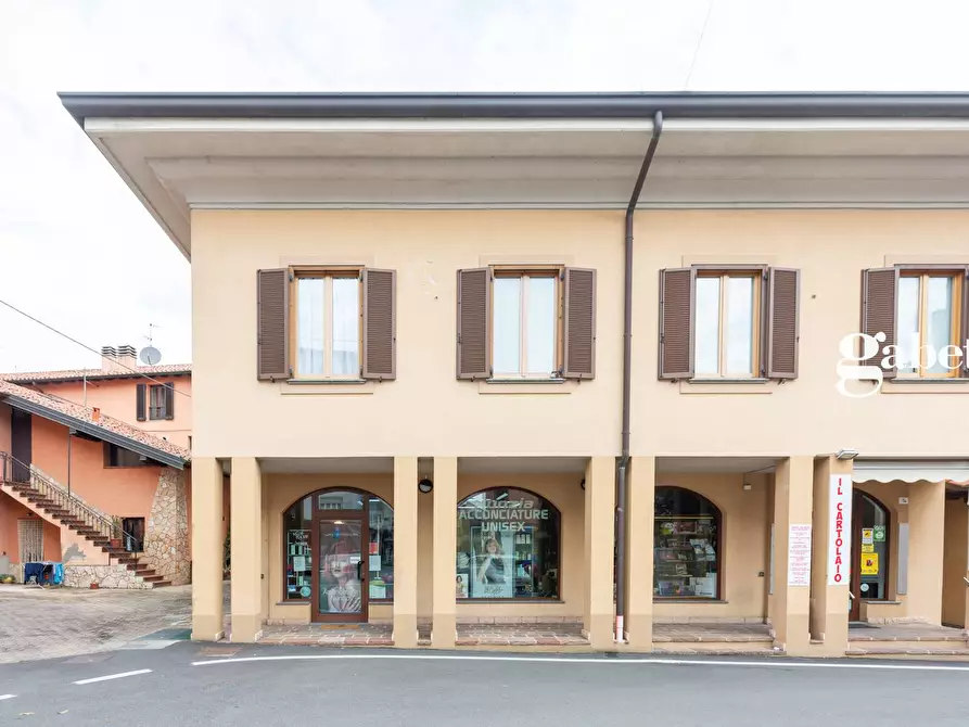 Immagine 3 di Attività commerciale in vendita  in Via Montello 5c a Bernareggio
