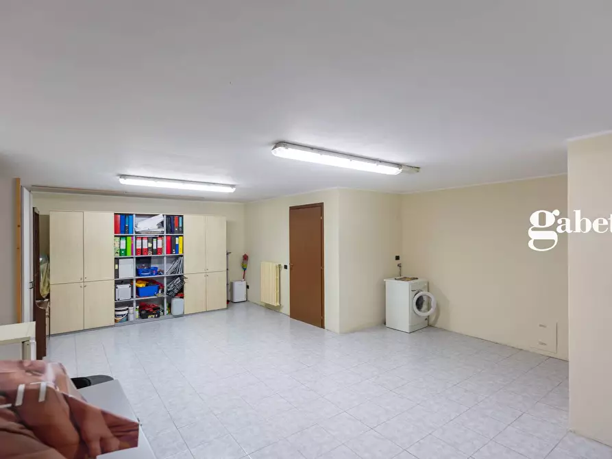 Immagine 17 di Attività commerciale in vendita  in Via Montello 5c a Bernareggio