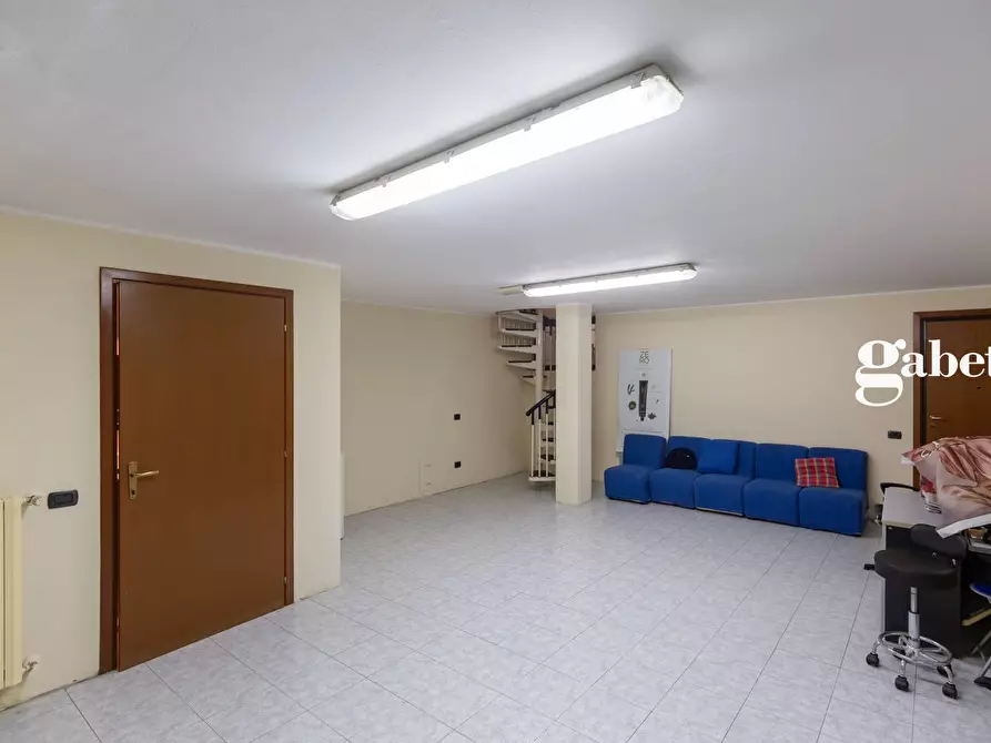 Immagine 20 di Attività commerciale in vendita  in Via Montello 5c a Bernareggio