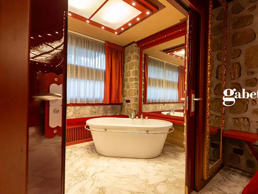 Immagine 26 di Villa in vendita  in Matteotti 8 a Vimercate