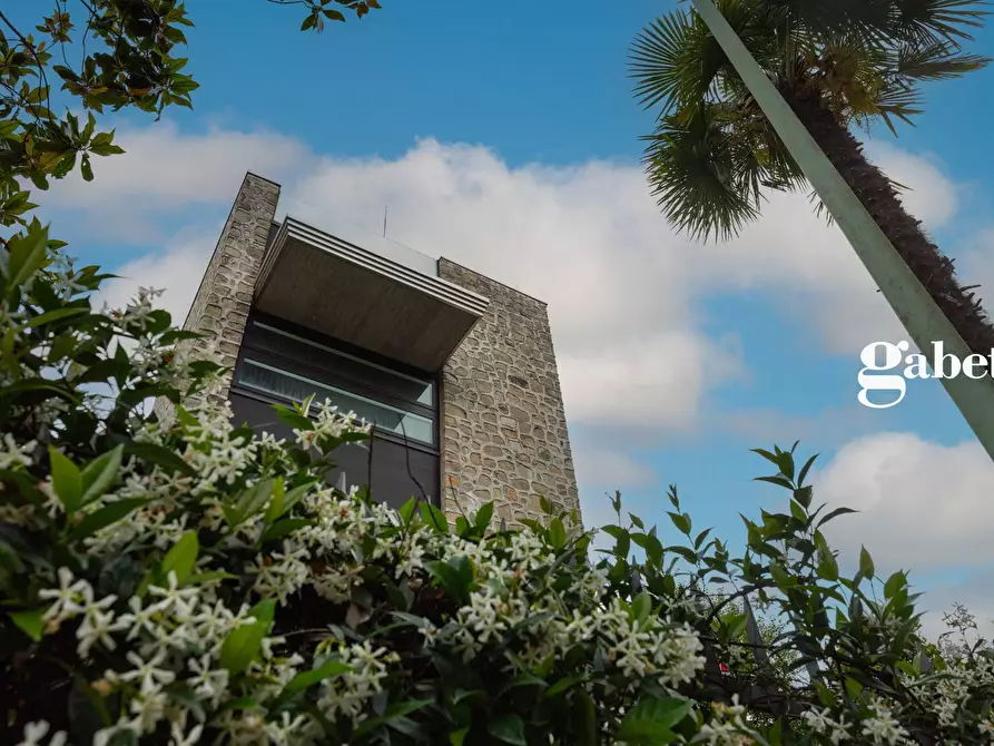 Immagine 5 di Villa in vendita  in Matteotti 8 a Vimercate