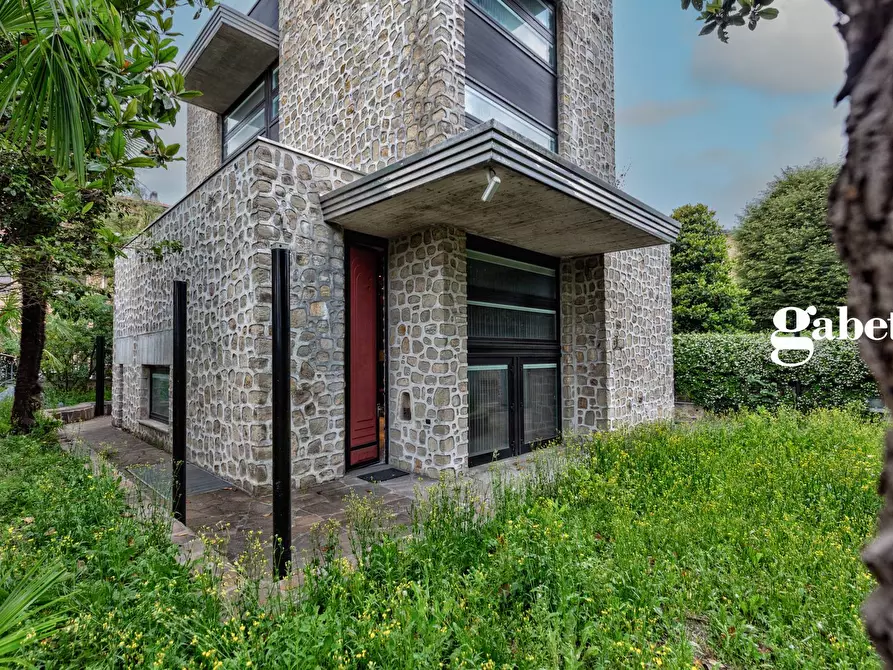 Immagine 3 di Villa in vendita  in Matteotti 8 a Vimercate