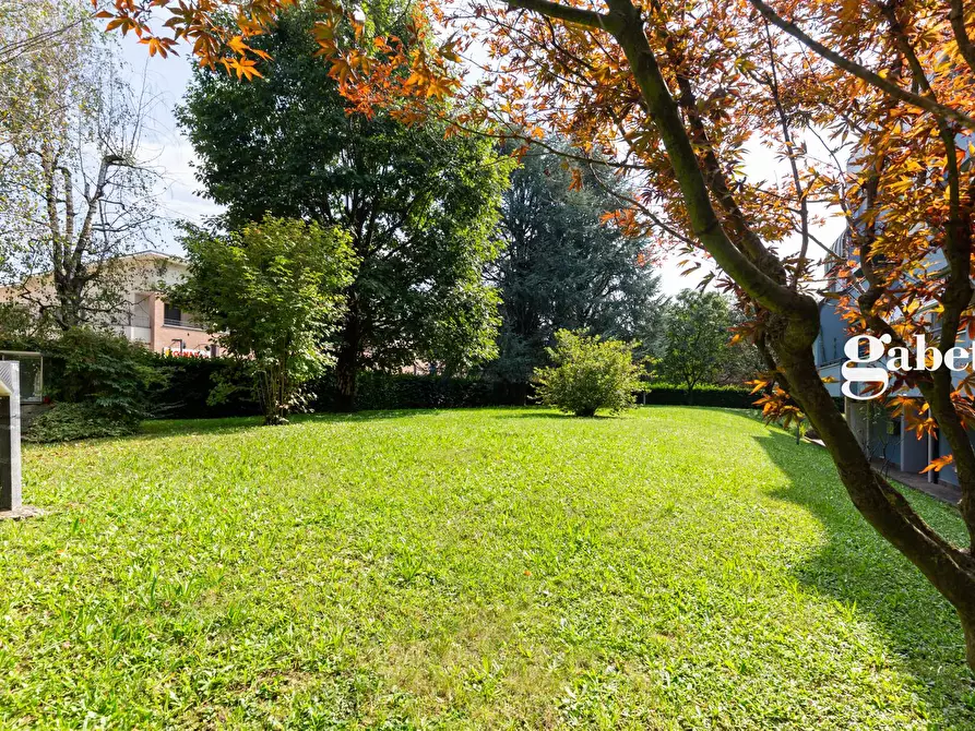 Immagine 3 di Appartamento in vendita  in Via Marconi 8 a Osnago