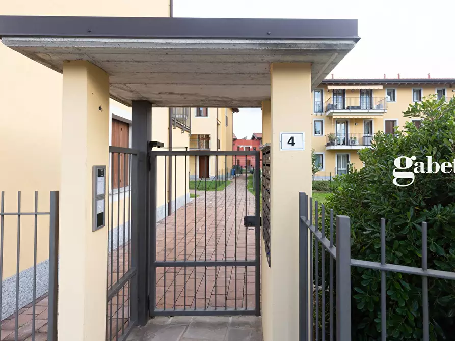 Immagine 3 di Appartamento in vendita  in Via Marconi 4 a Carnate