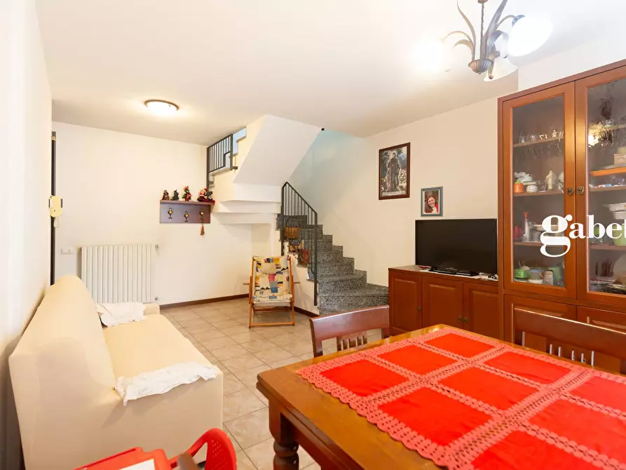 Immagine 11 di Appartamento in vendita  in Vicolo San Giovanni 8 a Carnate