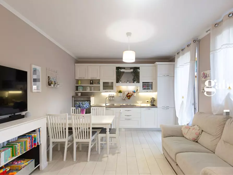 Immagine 13 di Appartamento in vendita  in Via Marconi 4 a Carnate