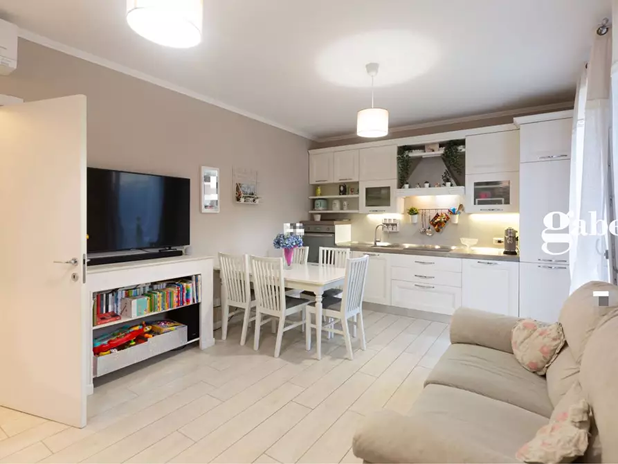 Immagine 9 di Appartamento in vendita  in Via Marconi 4 a Carnate