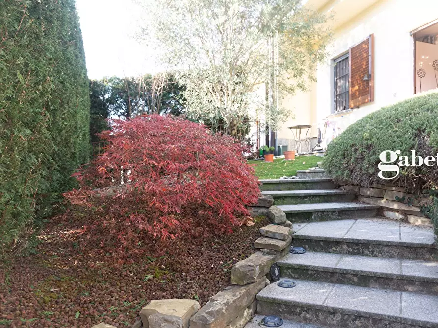 Immagine 6 di Casa semindipendente in vendita  in Viale Monza 3 a Usmate Velate