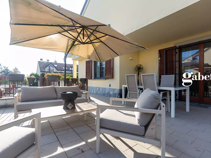 Immagine 8 di Casa semindipendente in vendita  in Viale Monza 3 a Usmate Velate