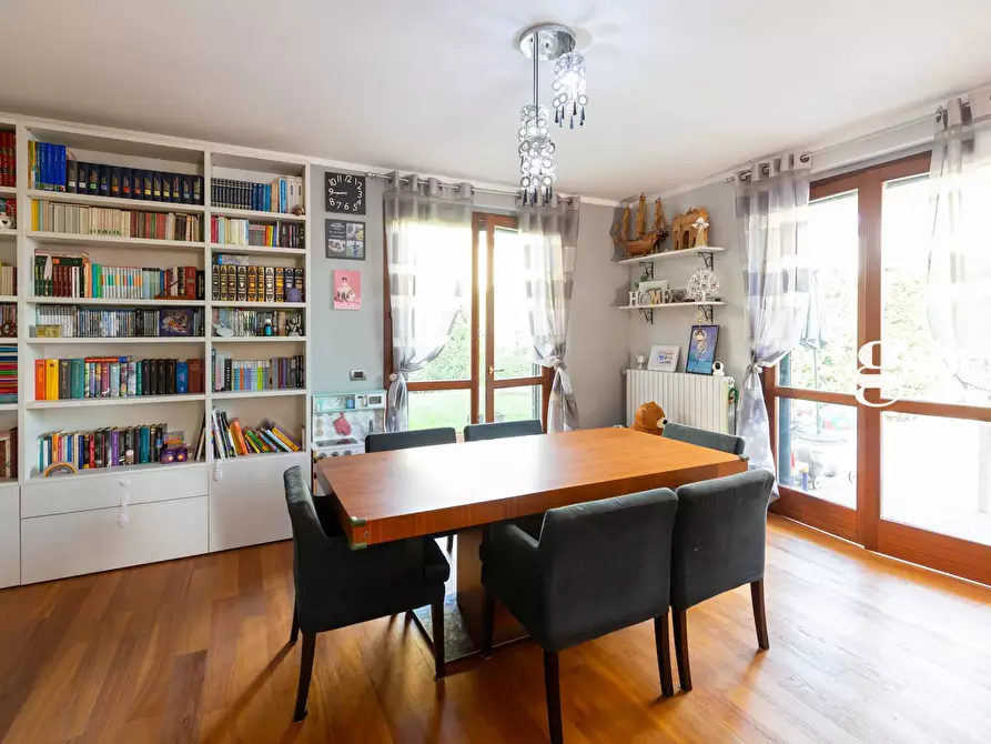 Immagine 18 di Casa semindipendente in vendita  in Viale Monza 3 a Usmate Velate