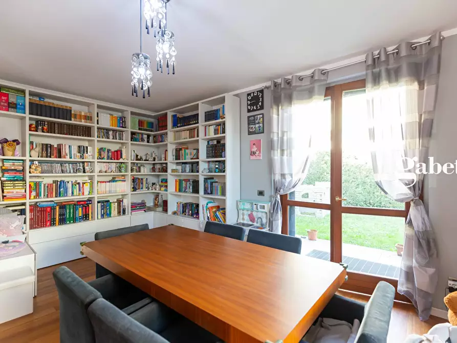 Immagine 19 di Casa semindipendente in vendita  in Viale Monza 3 a Usmate Velate