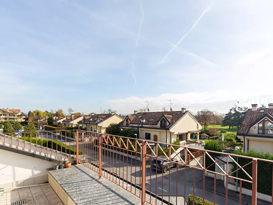 Immagine 32 di Casa semindipendente in vendita  in Viale Monza 3 a Usmate Velate