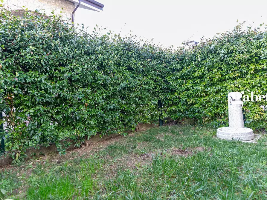 Immagine 12 di Villetta a schiera in vendita  in Via Setti Carraro 11 a Bernareggio