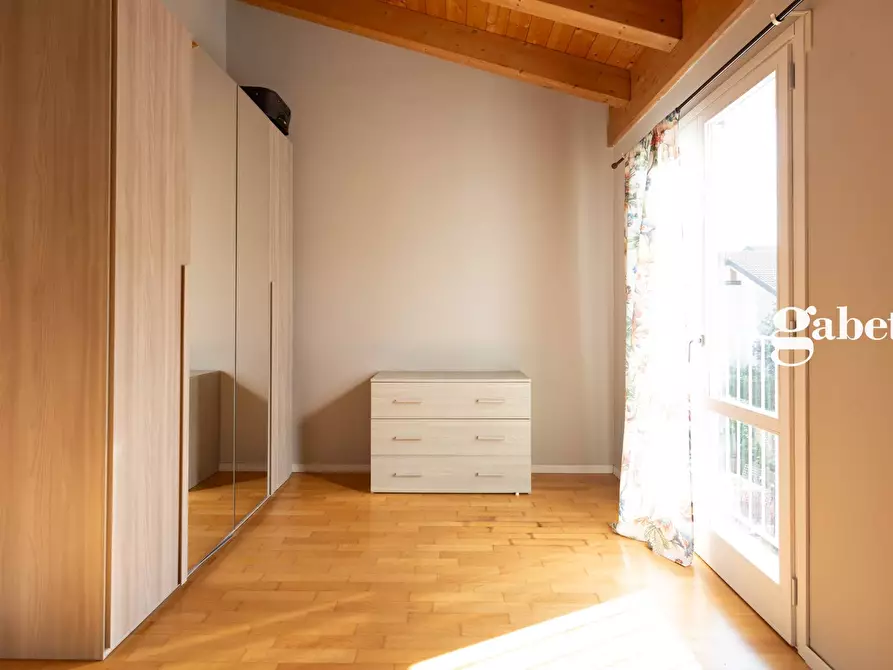 Immagine 33 di Villetta a schiera in vendita  in Via Setti Carraro 11 a Bernareggio